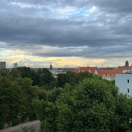 Kawalerka Blisko Srodmiescia Apartment *